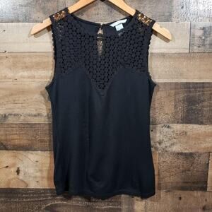 H & M v-neck crochet front sleeveless shirt keyhole button back woman's size S